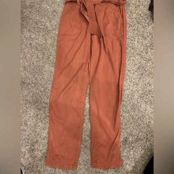 Maurice’s Rust pants with paper bag waist and belt - Picture 2 of 11